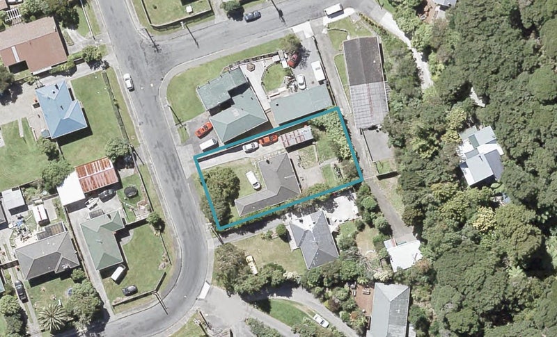 18 Bull Avenue, Wainuiomata, Lower Hutt - Carousel 1