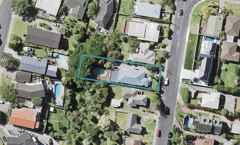 7 Matipo Road, Mairangi Bay, Auckland - Carousel 1