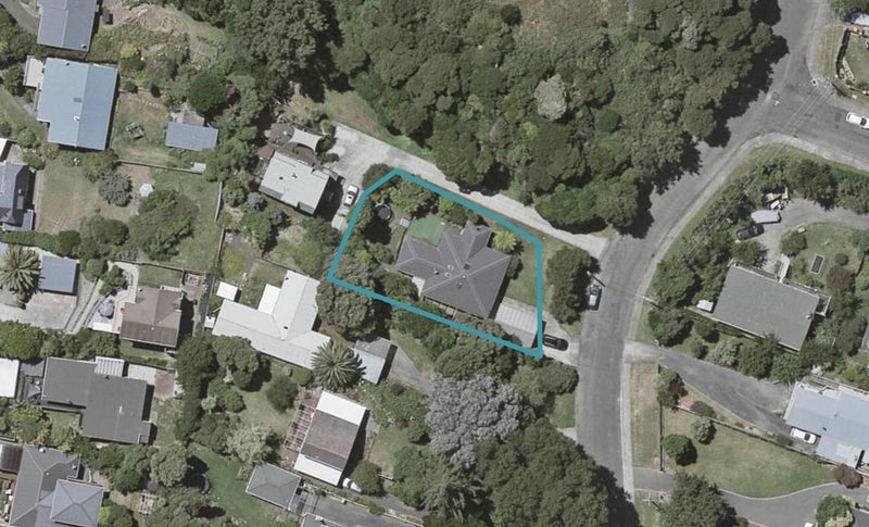 29 Clunie Avenue, Raumati South, Paraparaumu - Carousel 1