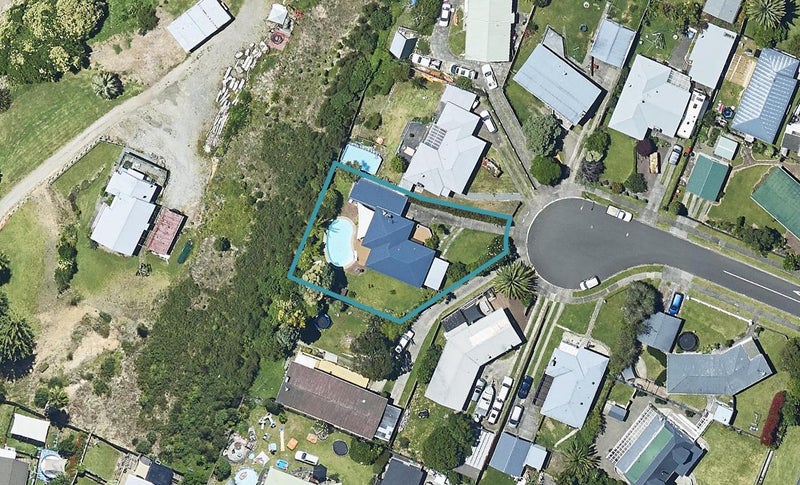9 Leonard Place, Gate Pa, Tauranga - Carousel 1
