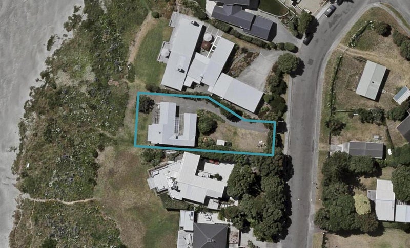 59 Field Way, Waikanae Beach, Waikanae - Carousel 1