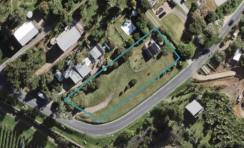 432 Sea View Road, Onetangi, Waiheke Island - Carousel 1
