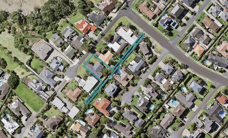 8 Falstaff Place, Half Moon Bay, Auckland - Carousel 1