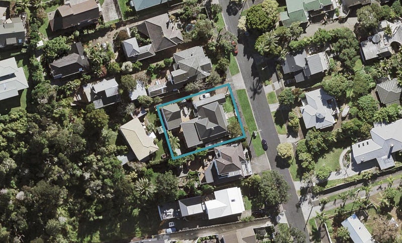29 Seaview Avenue, Northcote, Auckland - Carousel 1