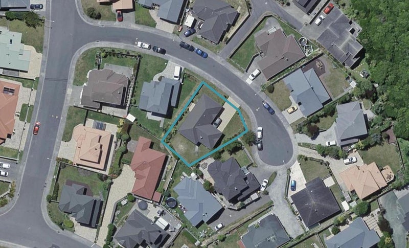 6 Cabbage Tree Grove, Woodridge, Wellington - Carousel 1