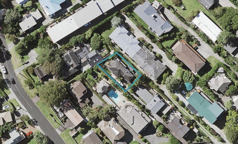 10B Castor Bay Road, Castor Bay, Auckland - Carousel 1