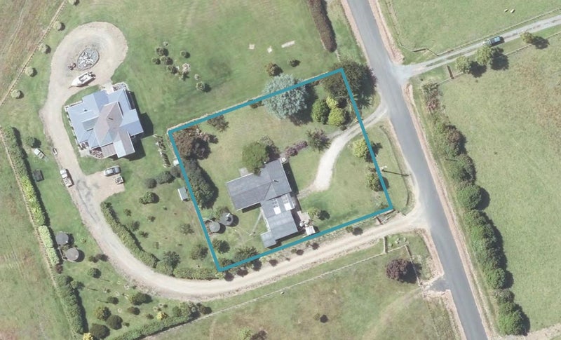 42 Parakawai Road, MAHIA, NUHAKA - Carousel 1