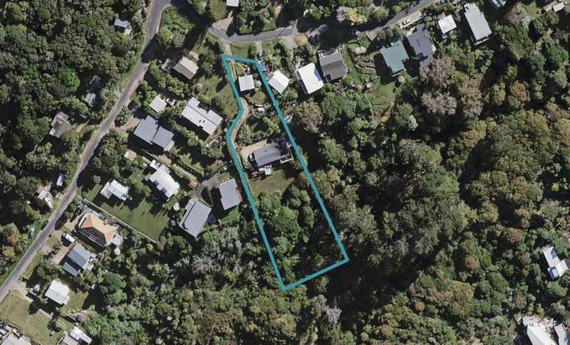 4 George Street, Surfdale, Waiheke Island - Carousel 1