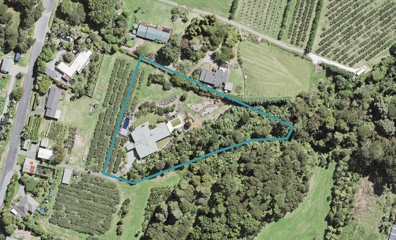 146 Parker Road, Oratia, Auckland - Carousel 1