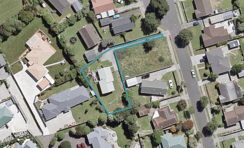 27 Delaware Grove, Totara Park, Upper Hutt - Carousel 1