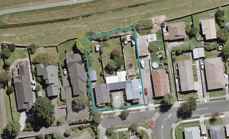 5A Clouston Park Road, Ebdentown, Upper Hutt - Carousel 1