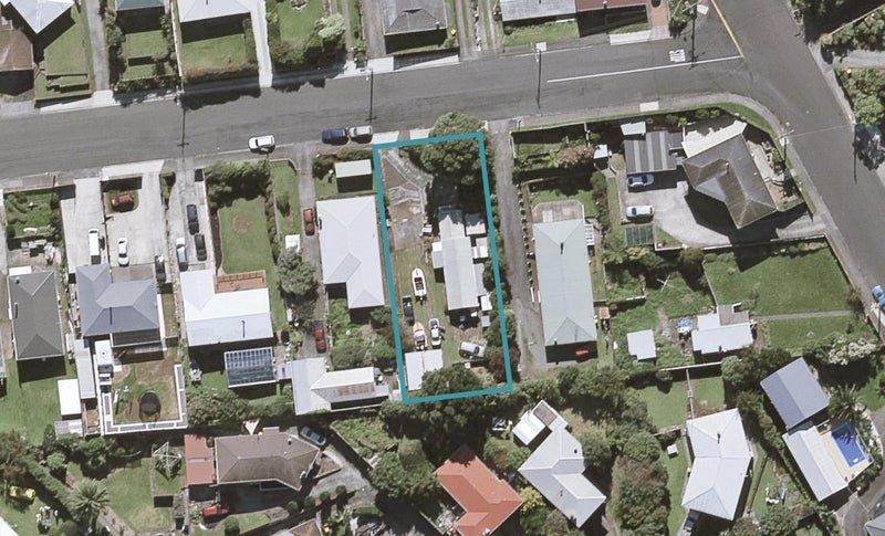 40 Simons Street, Moturoa, New Plymouth - Carousel 1