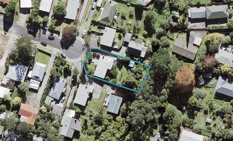 17 Beverly Place, New Lynn, Auckland - Carousel 1