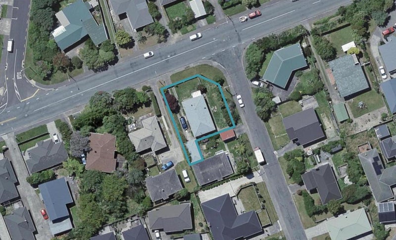 2 Kinapori Terrace, Newlands, Wellington - Carousel 1