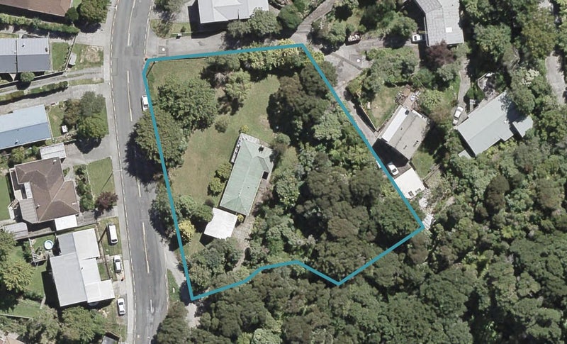 31 Blue Mountains Road, Silverstream, Upper Hutt - Carousel 1