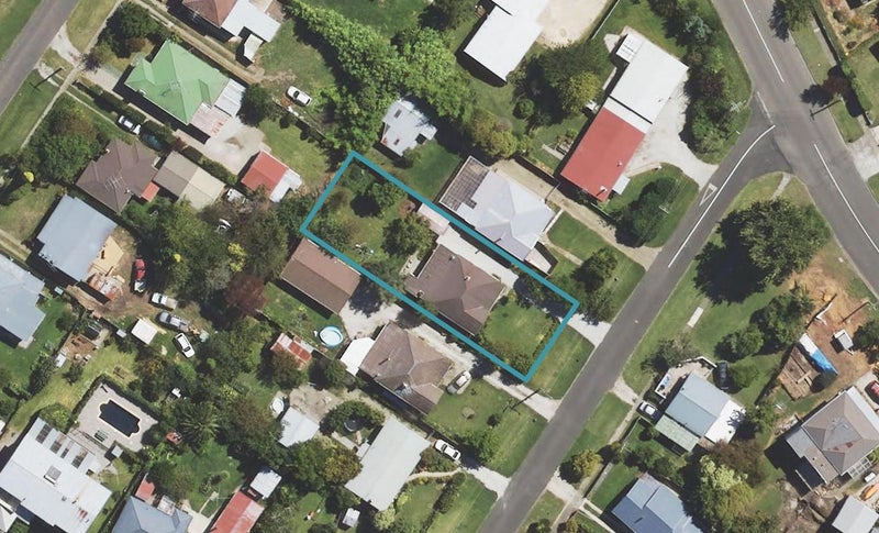 10 Devery Street, Mangapapa, Gisborne - Carousel 1