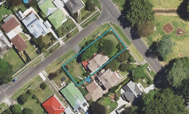 80 Russell Street, Whataupoko, Gisborne - Carousel 1