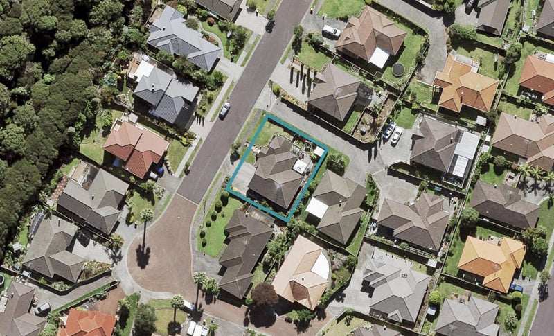 20 Carnelian Court, Westgate, Auckland - Carousel 1