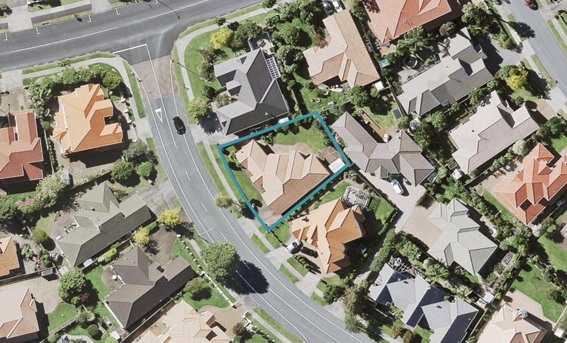 6 Jane Eyre Drive, Somerville, Auckland - Carousel 1