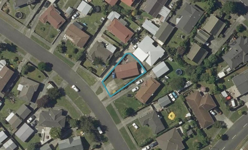 8 Cedar Grove, Highbury, Palmerston North - Carousel 1