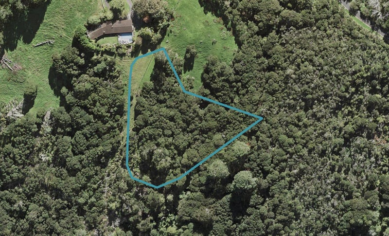 5 Trig Station Rise, Paremoremo, Auckland - Carousel 1