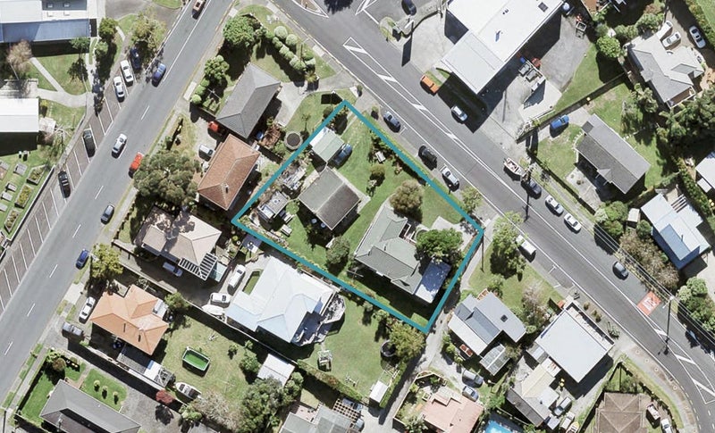2/1008 Beach Road, Torbay, Auckland - Carousel 1