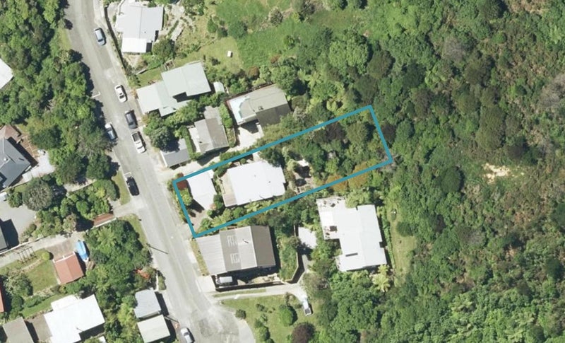10 Amelia Crescent, Waikawa, Picton - Carousel 1