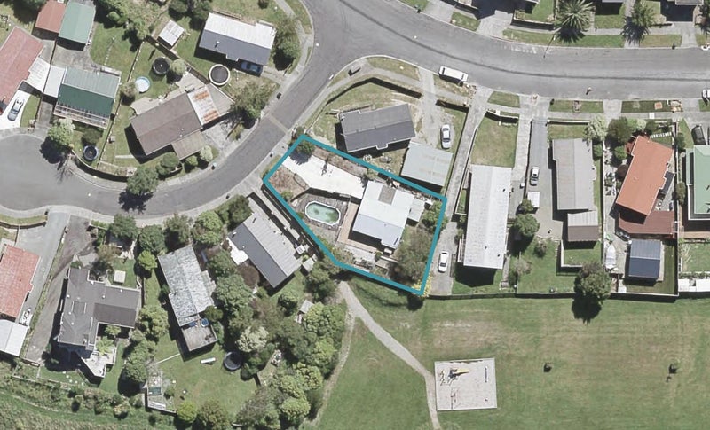 3 Edmund Lomas Grove, Birchville, Upper Hutt - Carousel 1