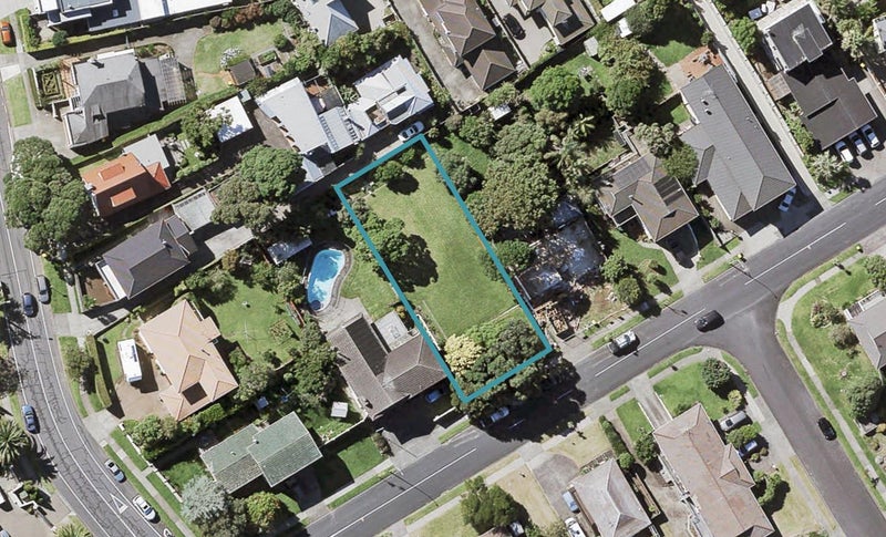 42 Sea Spray Drive, Bucklands Beach, Auckland - Carousel 1