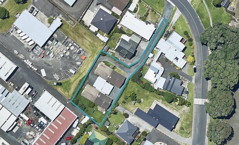2/4 Fourteenth Avenue, Tauranga South, Tauranga - Carousel 1