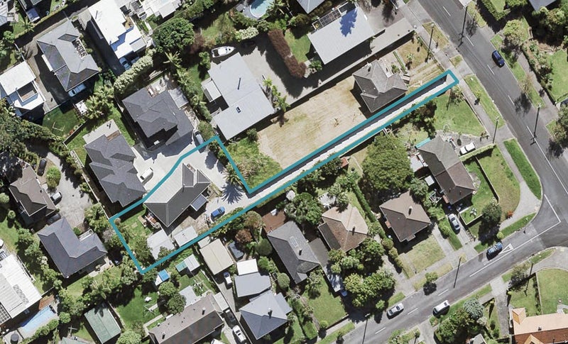 100 Moa Road, Point Chevalier, Auckland - Carousel 1