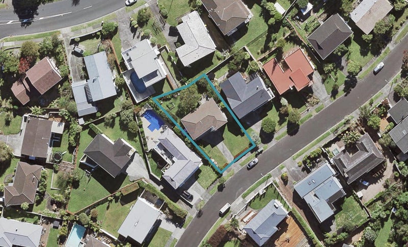 30 Chatswood Grove, Chatswood, Auckland - Carousel 1