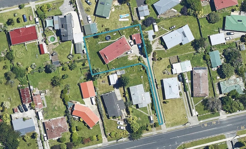26 Kawaha Point Road, Fairy Springs, Rotorua - Carousel 1