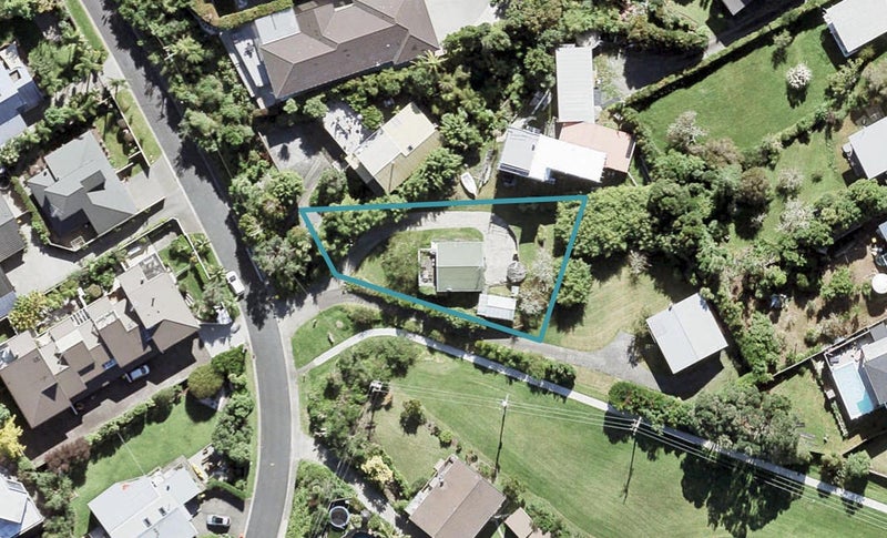 17 Brown Street, Manly, Whangaparaoa - Carousel 1