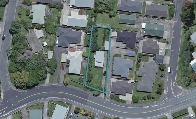 27 Horokiwi Road West, Newlands, Wellington - Carousel 1