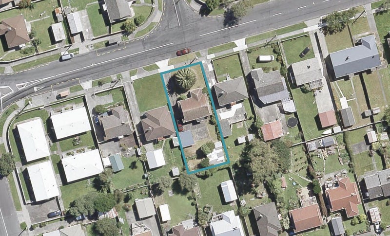 144 Waddington Drive, Naenae, Lower Hutt - Carousel 1