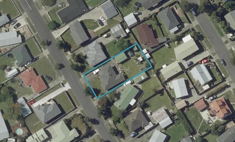 35 Anakiwa Street, Kelvin Grove, Palmerston North - Carousel 1