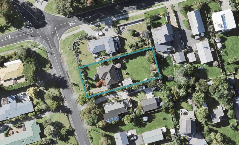 73 Shelly Bay Road, Beachlands, Auckland - Carousel 1