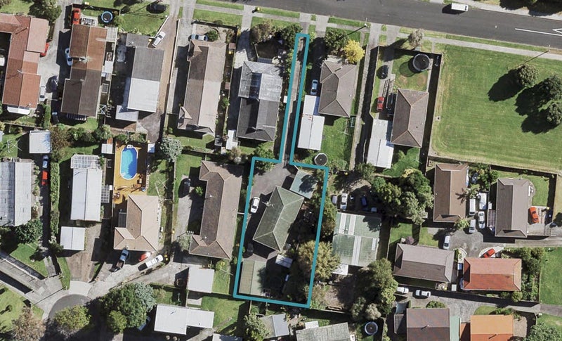 10 Waimai Avenue, Weymouth, Auckland - Carousel 1