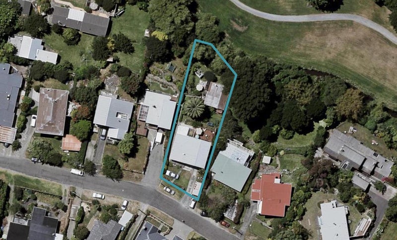 9 Karaka Grove, Raumati Beach, Paraparaumu - Carousel 1