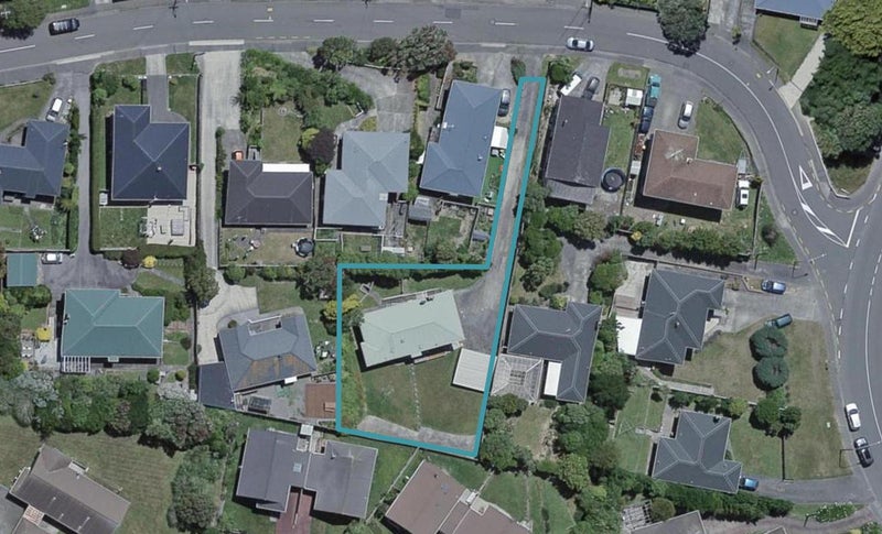 3 Trebann Street, Paparangi, Wellington - Carousel 1