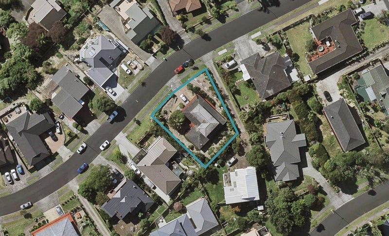10 Ewhurst Place, Goodwood Heights, Auckland - Carousel 1