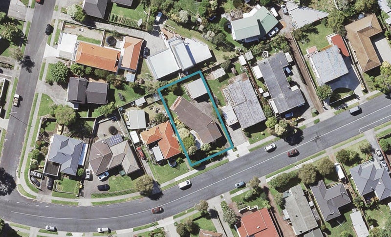 57 Priestley Drive, Bucklands Beach, Auckland - Carousel 1