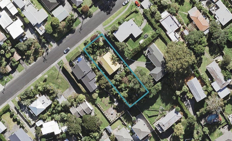 16 Neptune Avenue, Beach Haven, Auckland - Carousel 1