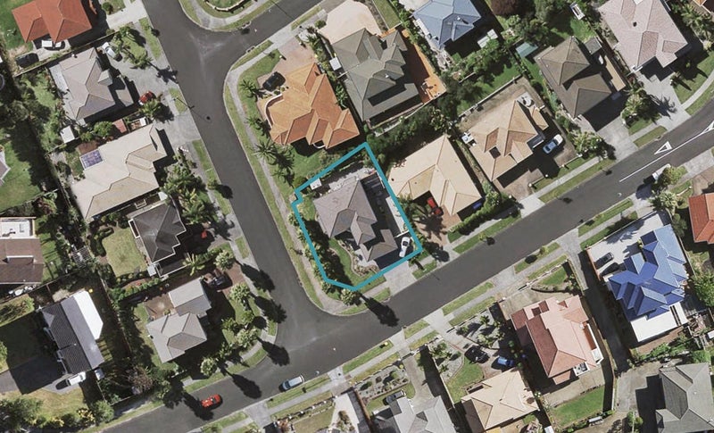1 Pelargonium Terrace, Goodwood Heights, Auckland - Carousel 1