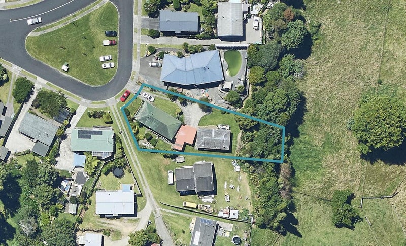 81B Townhead Crescent, Bethlehem, Tauranga - Carousel 1