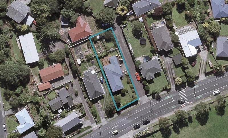 90 Brois Street, Frankleigh Park, New Plymouth - Carousel 1