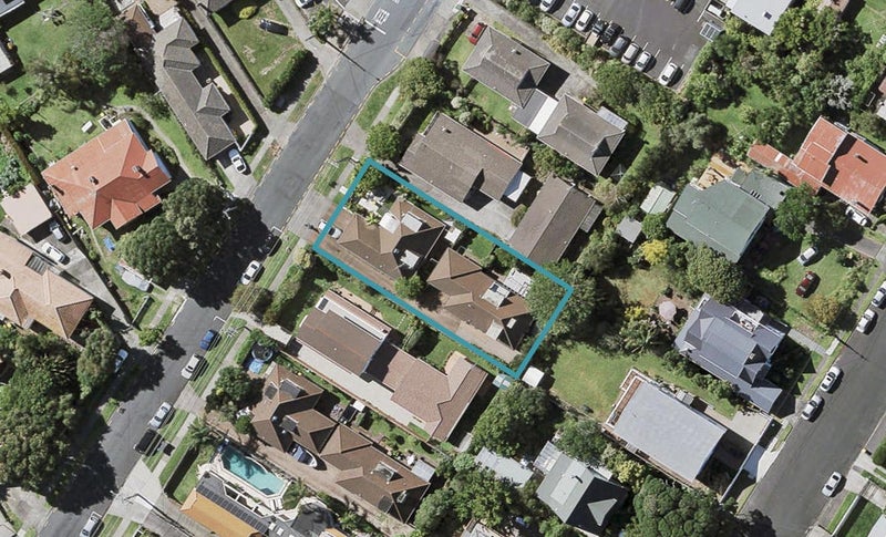 2/8 Jutland Road, Hauraki, Auckland - Carousel 1