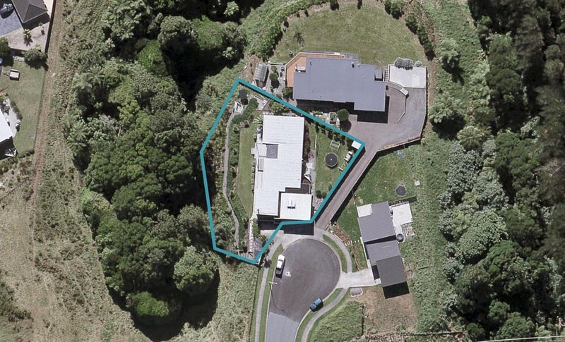 9 Dunbar Place, Highlands Park, New Plymouth - Carousel 1