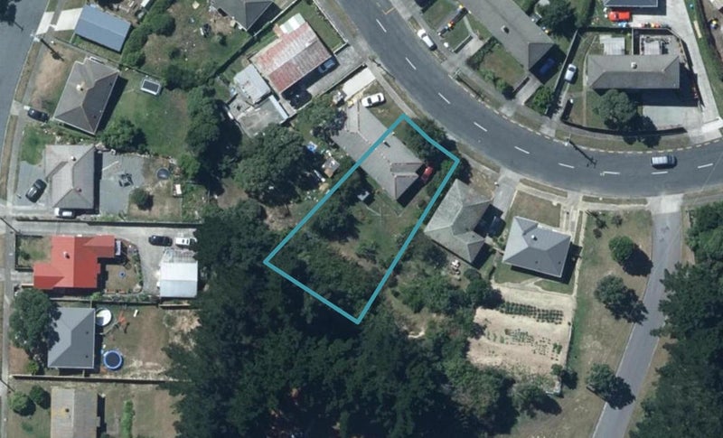 94 Bedford Street, Cannons Creek, Porirua - Carousel 1